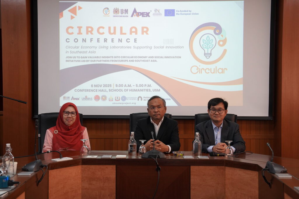 MelaComoaEllayDosSenores